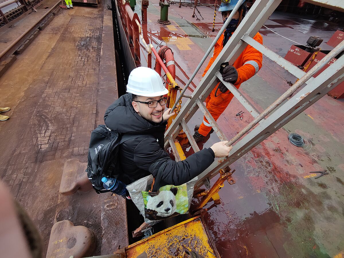 Uni Rostock von Bord! Wir bedanken uns recht herzlich bei der sehr netten Crew der „Weser Stahl“ und freuen uns auf ein Wiedersehen. Der Tag war ein voller Erfolg!
